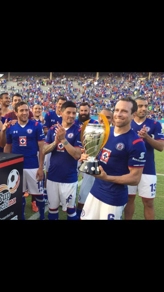 jeroamione's tweet photo. De regreso a México después de una gira positiva en EU. #cruzazul !! http://t.co/pfLq2ZwSAZ