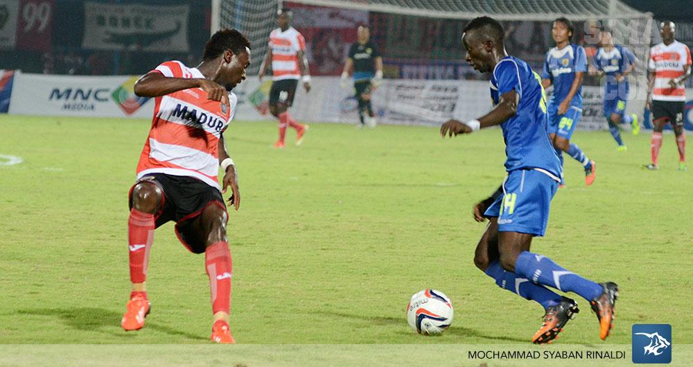 simamaung's tweet photo. Repost - Didekati Persepam, Janur Optimis Konate Tetap Utamakan Persib | Link: http://t.co/OXnm8EyJxC | http://t.co/gCYgf7r8I6