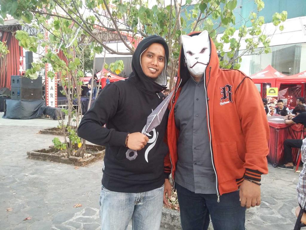 maaf saya lupa bawa topeng yg asli RT <a href="/RinianggraeniU/">Rin Fuurin</a>: Mereka terlalu akur sepertinya :D
<a href="/PeriMakassar/">Peri Region Makassar</a> "