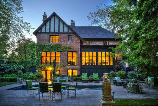 TorontoStar's tweet photo. Demand is growing for homes that are $4 million-plus. #realestate http://t.co/o2rII7RitB http://t.co/CKATstaw8i