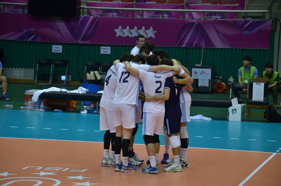 Voley631's tweet photo. #Gwangju2015 | A SEMIFINALES | Argentina 3-0 Japón | Parciales: 25-23, 25-19 y 25-22. @ManuLeskiwAuer 20. http://t.co/wLNEWlZ7mb