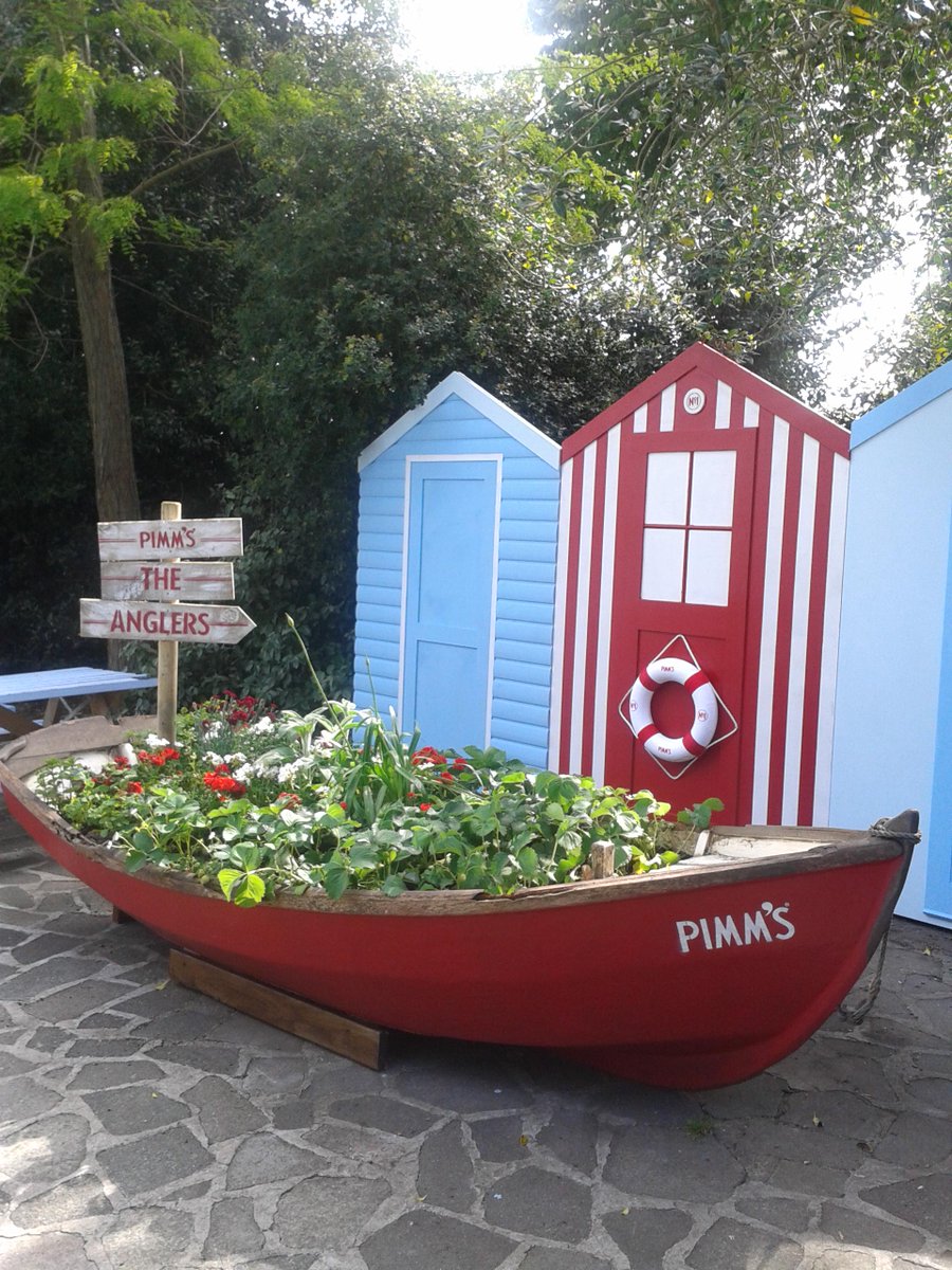Anglers_TW11's tweet photo. Why don't you come & enjoy our beautiful #PimmsGarden #Teddington #alfresco #Thames #summerservedhere #ThisIsLondon http://t.co/gRczoRwzz4