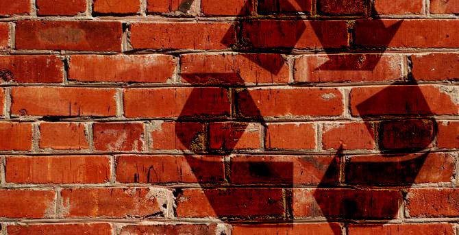 Building with rubbish recycled bricks: bit.ly/1HPvvpg
#recycling #building #construction #architecture