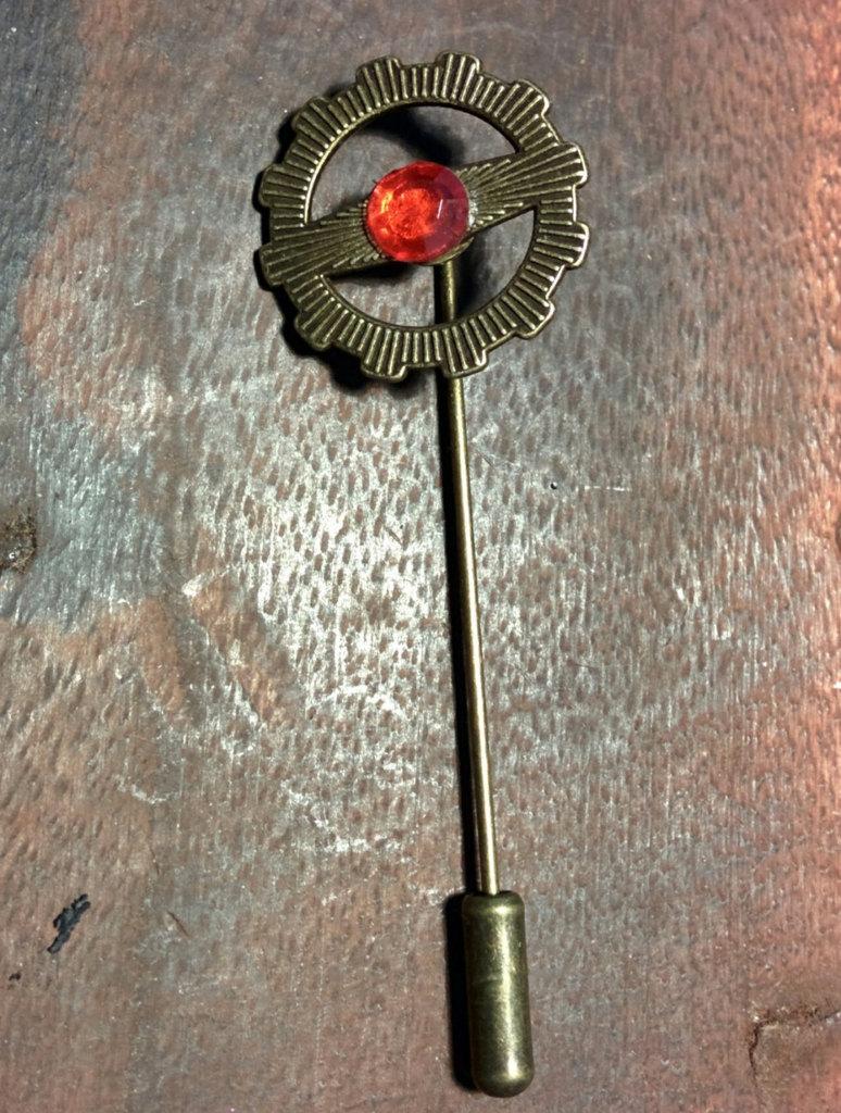 colonialemp's tweet image. Steampunk stick pin mens brass gears red crystal tie pin cosplay lapel brooch by ColonialE… ift.tt/1Hebfb5
