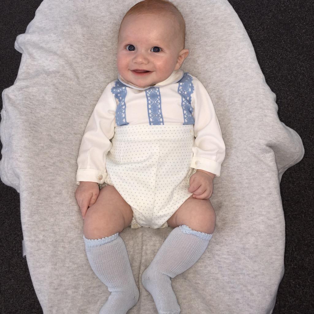 RobynBarclay16's tweet photo. Just love this little boy 😍💙 http://t.co/0TsYs7gX94