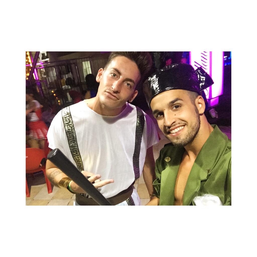 Manuferrero_'s tweet photo. Después del follón que liamos anoche en
@BacarraGandia 
Esta noche reventamos con SWAG CITY SHOKO MADRID🚨🚨

633239998 http://t.co/ZVy04faJXK