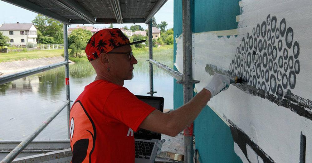 His Painting Doesn’t Make Any Sense, But When You Cross The River It Hits You… WOW. lifebuzz.com/reflection/?ut…