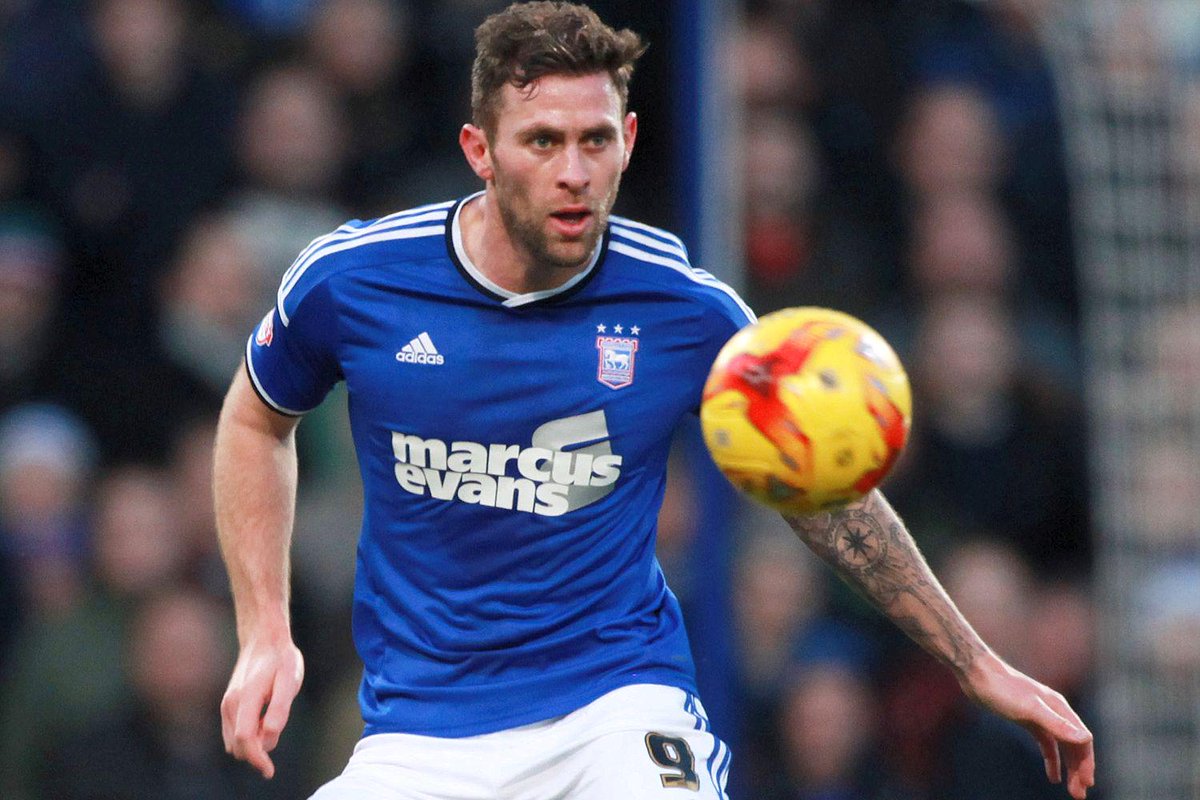 ITFCtransfers's tweet photo. RUMOUR: Sheffield Wednesday have made a bid of £4.25m for Town striker Daryl Murphy (Daily Mail) #itfc #swfc http://t.co/T8efJ9oqaq