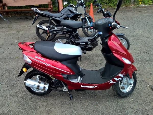 yourbiketest's tweet photo. Just bought another scooter for the summer rush on CBT's #CBT #yourbiketest http://t.co/r5lNU53sxV