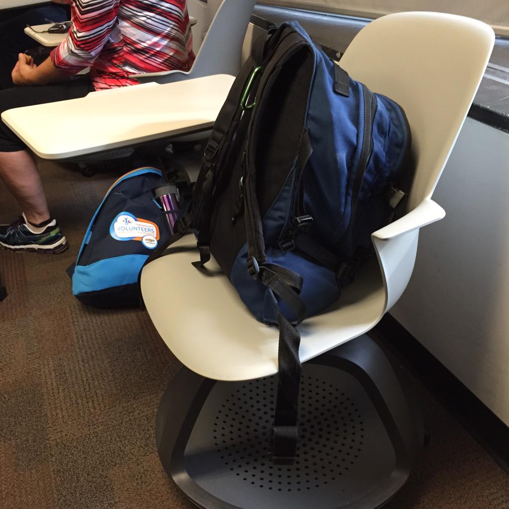 JohnnySoln's tweet photo. This is the most incredible thing I've ever sat in. A bumper desk - this is learning. #yorkregoisepqp http://t.co/5Y0ZyaeNpS
