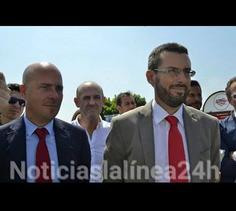 NNGG_LaLinea's tweet photo. Desde NNGG queremos transmitir nuestra gran satisfacción por ver ondear de nuevo la bandera española en la ciudad. http://t.co/0XVwuBNwwA