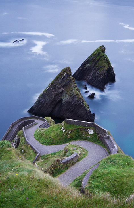factsofireland's tweet photo. #funfact The most western point of #Europe is Dùn Chaoin, Kerry. #TheIrishBible http://t.co/ojIfCGwhGy