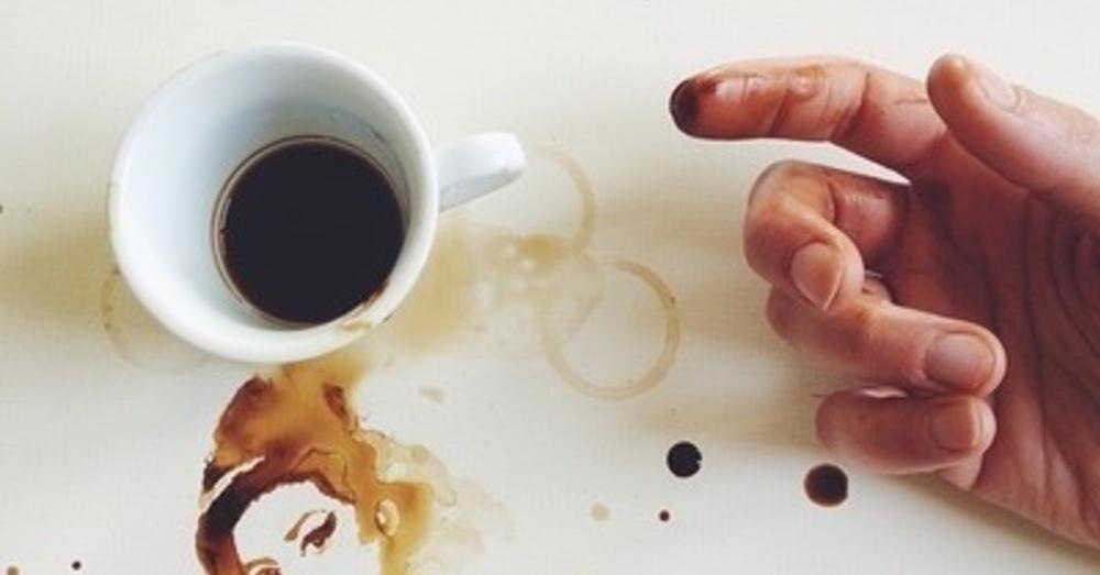 She Turns Random Coffee Stains Into Freakishly Good Art, My Favorite Is ‘The Kiss.’ lifebuzz.com/coffee-spills/…