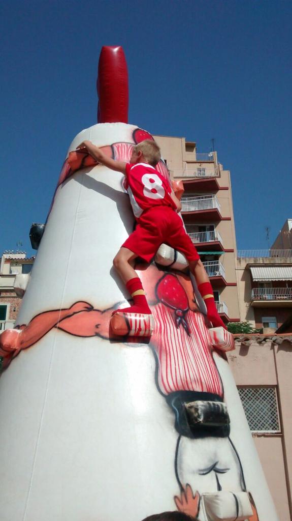 carmelitestgn's tweet image. #CSC15 Una edició més, agraïm la col.laboració dels @xiquetstgn ; sempre al costat dels nostres esportistes