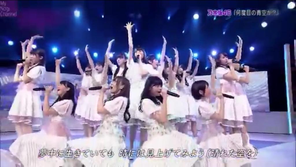 じゃん 何度目の青空か 夢中に生きていても時には見上げてみよう 晴れた空 Vs羽根の記憶 空は飛ぶためにある見上げるためじゃない どっちの歌詞が個人的に好き 何度目の青空かrt 羽根の記憶ファボ どっちもrtとファボ Http T Co Xhmwm8bl97