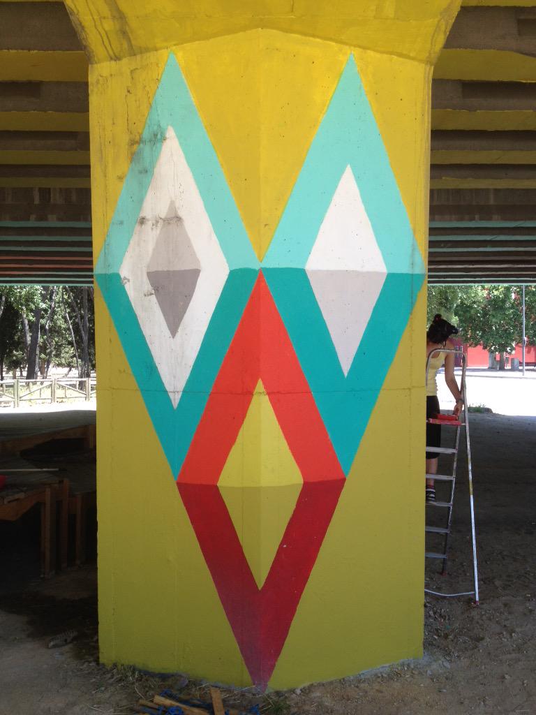 GoBoxProjects's tweet photo. Poniendo a punto el #puentedecolores para el #tedxmadridsalon http://t.co/DAcTw10e0l