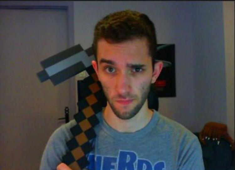 PrestonPlayz2's tweet photo. Hanging out with the #poofless http://t.co/qu5jxT8I5X