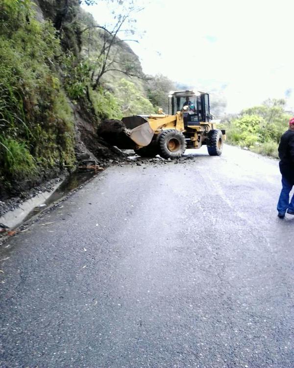 mintransporteve's tweet photo. Ayer atendimos derrumbes por precipitaciones en #T007 sector El Batatal- Mosquey, mcpio Boconó Vía | @MPPTTOPTrujillo http://t.co/hvBRqbTs2k