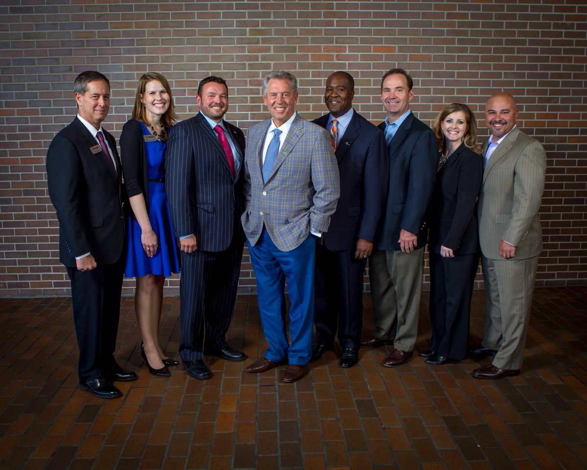 TheGibsonEdge's tweet photo. #tbt - @LeadMichiana speakers w/Gibson's @Jerry_GibsonOps @KatieTryniecki @TimLeman @taniabengtsson @RyanAColvin http://t.co/vXcige3jmb