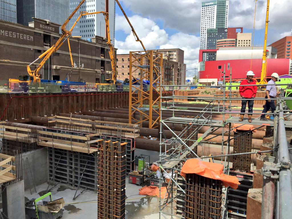 JohanKoedood's tweet photo. Flink wat betonproductie vandaag @Boston_Seattle @wilhelminapier http://t.co/6zZsFxjDTN