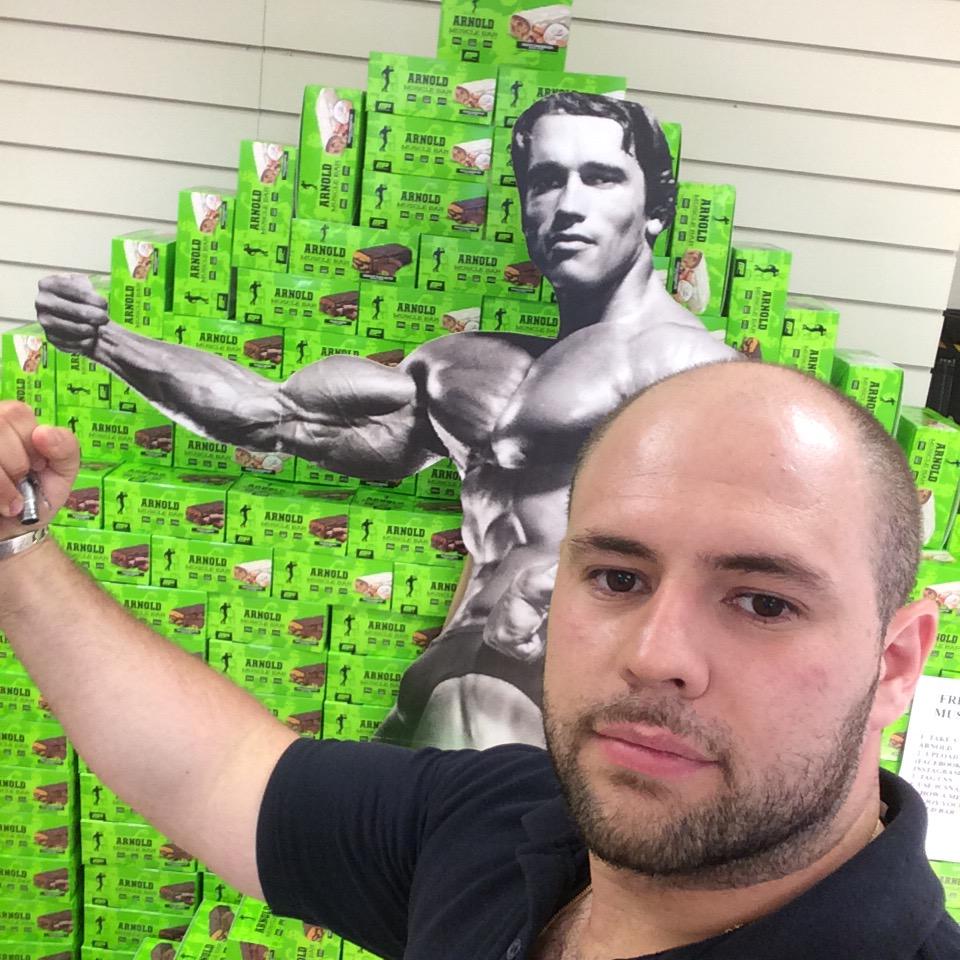 BeMoreBeast's tweet photo. Best pyramid ever.  @Schwarzenegger and @CARDIFFSPORTSNU doing it good #csnArnoldPyramid http://t.co/Mh7diDSQts