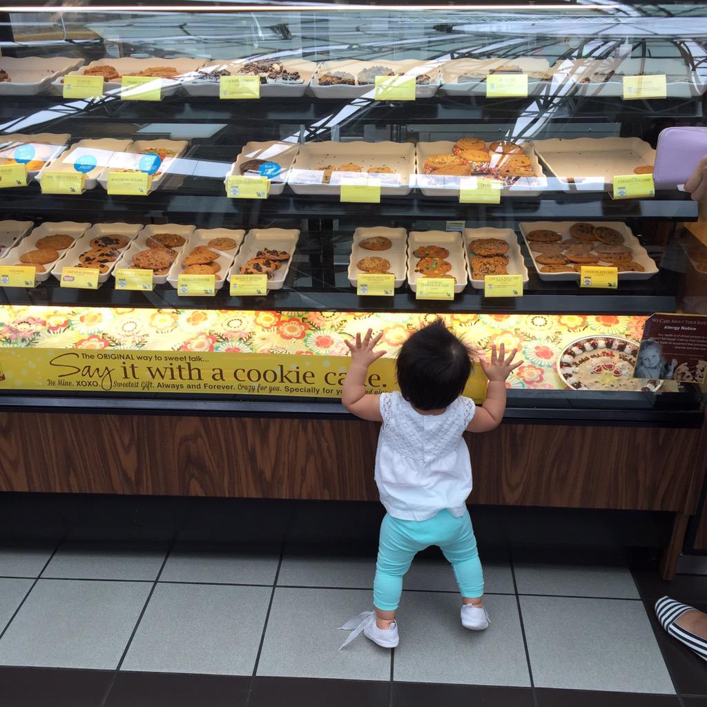 Lizz_Harmon24's tweet photo. At nestle toll house yesterday http://t.co/xCBXgUWrjU