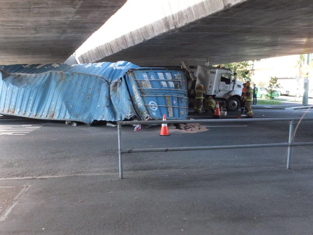 RBCLogistics's tweet image. Where do these #haulage companies find their drivers? We'll be sure to steer clear ;) #HGVHour #trucking