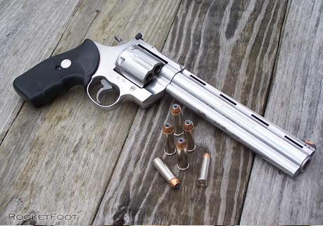 Lightdesinger's tweet image. Gözlerim kapanıyor sahura kadar oturdum ölü gibiyim