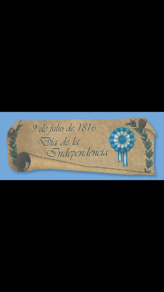 arfashionweek's tweet photo. ¡Feliz día de la independencia! #9deJulio #FelizDiaDeLaIndependencia @ManuVidalRivas @ValenVR @Gon_Rios #HectorVR http://t.co/5Z10c0JLMM