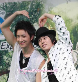 Happy Birthday Kim Heechul couple yg paling di kangenin nih T_T 