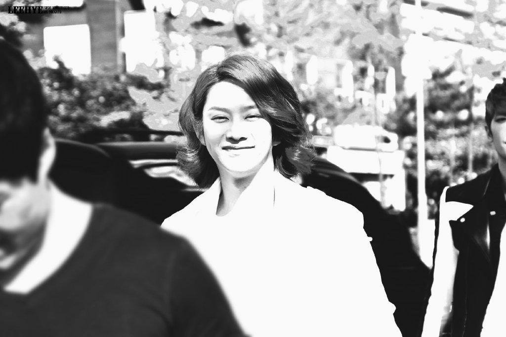 Happy Birthday Kim Heechul !!
SaRangHaeYo Kim Hee Chul! 
WooYuBiCCal Kim Hee Chul! 