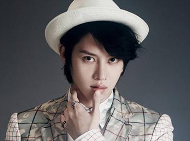 Today is our Cinderella\s special day! 
Happy Birthday Kim Heechul!!! stay pretty always hahaha we love you!!!   