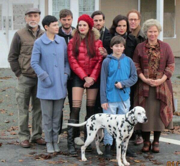 SwiftieEras's tweet photo. @RaphaelSbarge #AskRaphael Did you remember when that was taken ? http://t.co/jVGhJ5KQs1