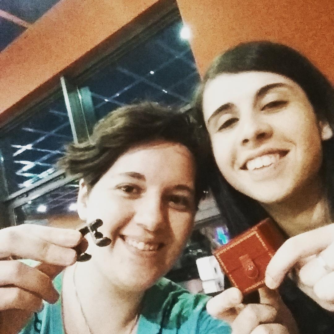 Sary_Cult's tweet photo. Happyness is real only when shared... feeling like the protector of the ring #honor #TeamOracle #TeamMedea #TeamHero http://t.co/tbBU33kblw