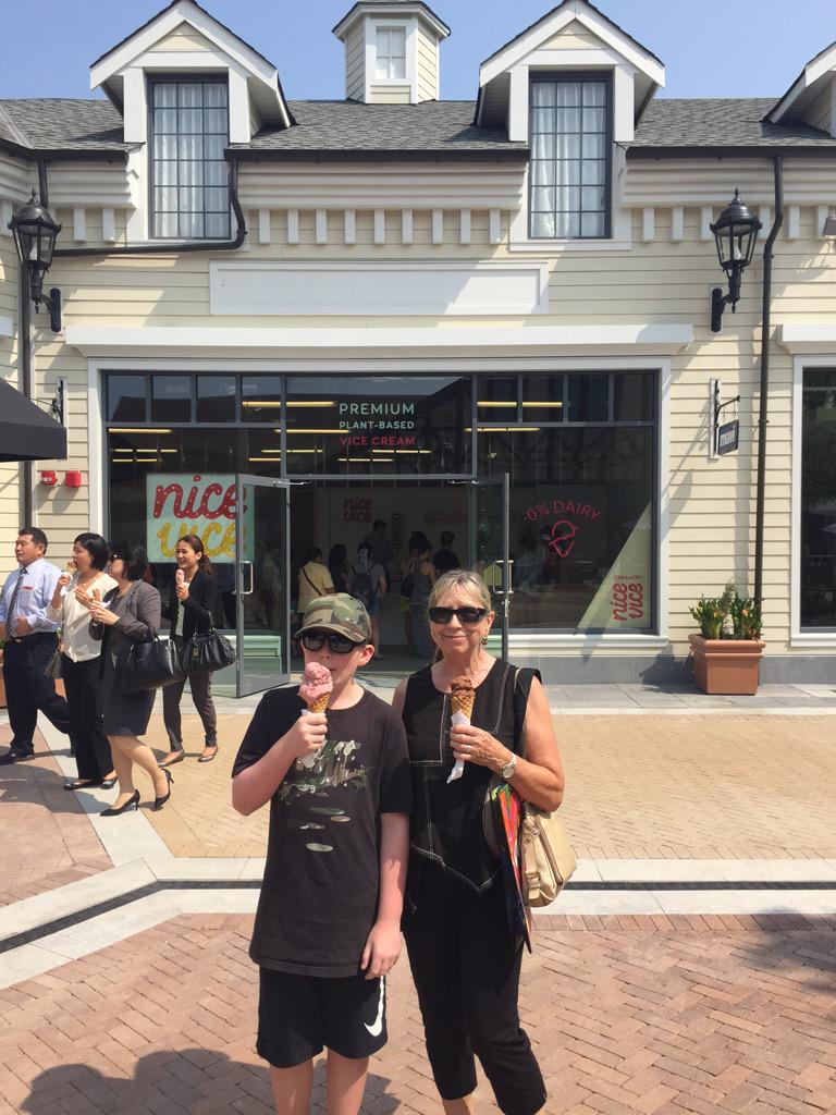 mtrichmond2014's tweet photo. Vegan ice cream at #nicevicecream ❤️💙💚#McArthurGlenVan http://t.co/xDOR9iPRpZ