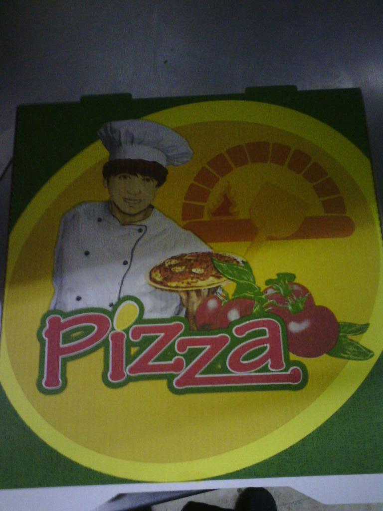 Recuerda, hoy jueves, por cada pizza o bocata, refresco GRATIS, que no te lo cuenten...