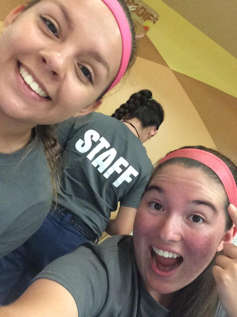 Hey <a href="/alexmorgan13/">Alex Morgan</a> Even at work we #BandTogether !! <a href="/Nationwide/">Nationwide</a> 🎀