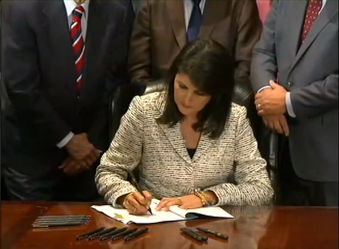 S.C. Gov. Nikki Haley has signed bill to remove Confederate flag from Capitol grounds nbcnews.to/1frPTQM