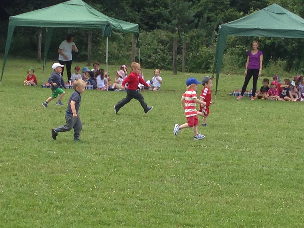StStmargaretsrc's tweet photo. Great sports day .. Wonderful support from parents well done all 😀 @CSCJES @BhhsPE @playlearnplay http://t.co/xvd85YzdXr