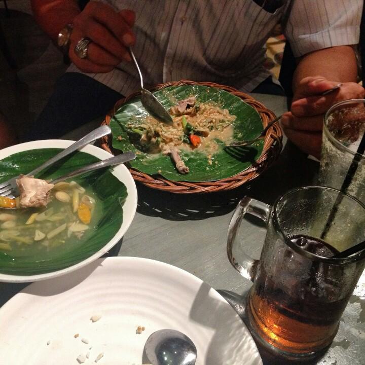 abechristian's tweet photo. Makan di seruput gratis dessert #seruputCITOS #eskrimSeruput @seruput_id http://t.co/16lK1btTYi