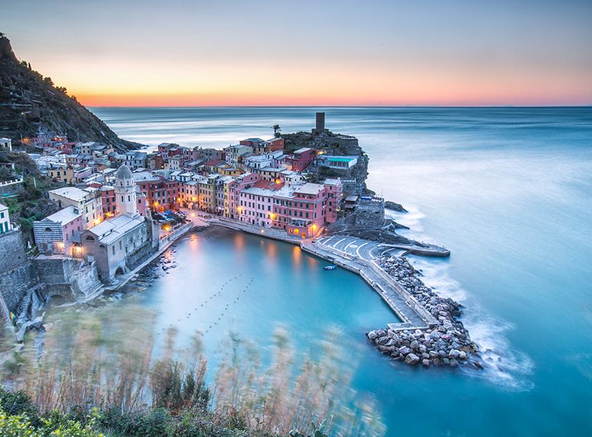 KytovfU's tweet image. Vernazza Italy #Winetrade Best Reviewed bit.ly/1H7hMbb