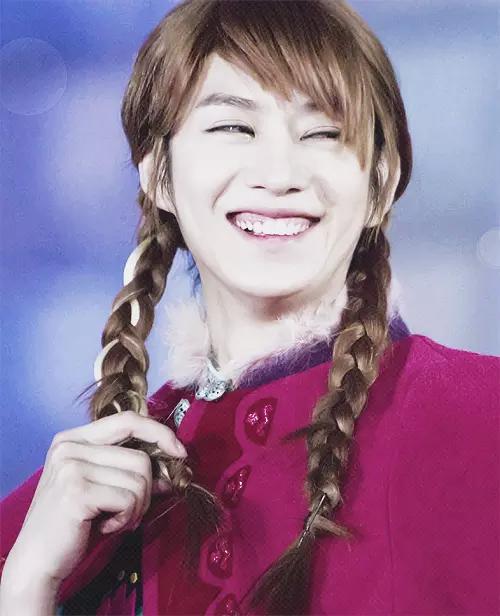 HAPPY BIRTHDAY BABY BOO I HOPE I CAN ALWAYS SEE THIS SMILES ON YOUR FACE. SARANGHAEYO KIM HEECHUL  