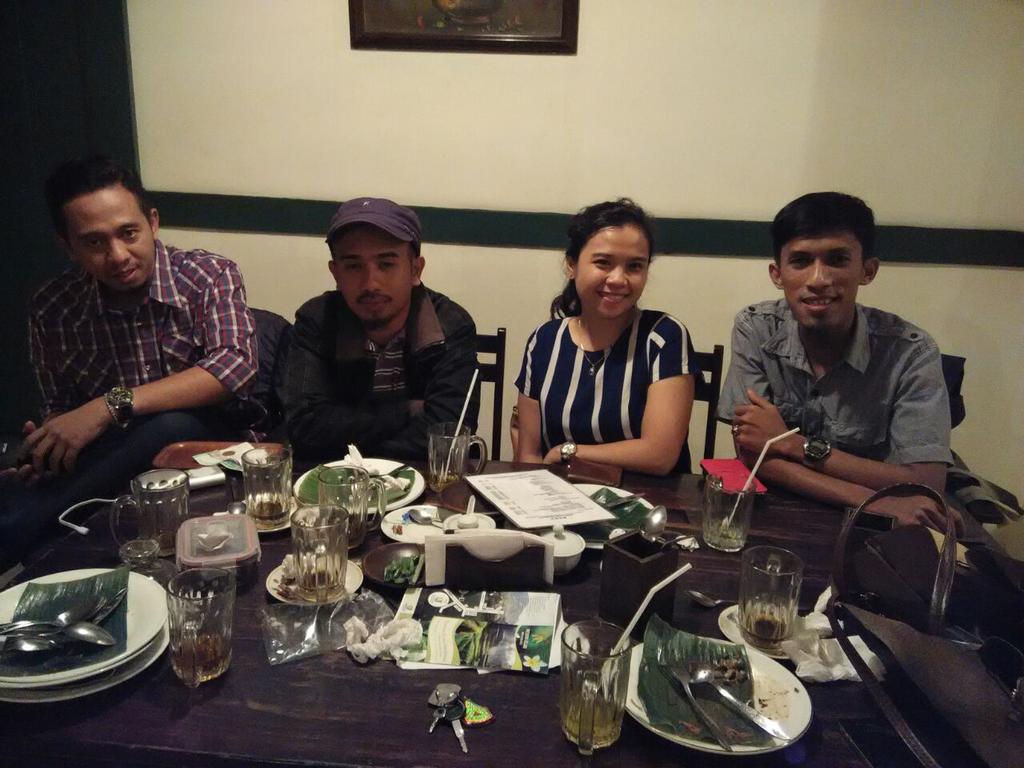 Ketemu konco lawas,konco kuliah,guayeng