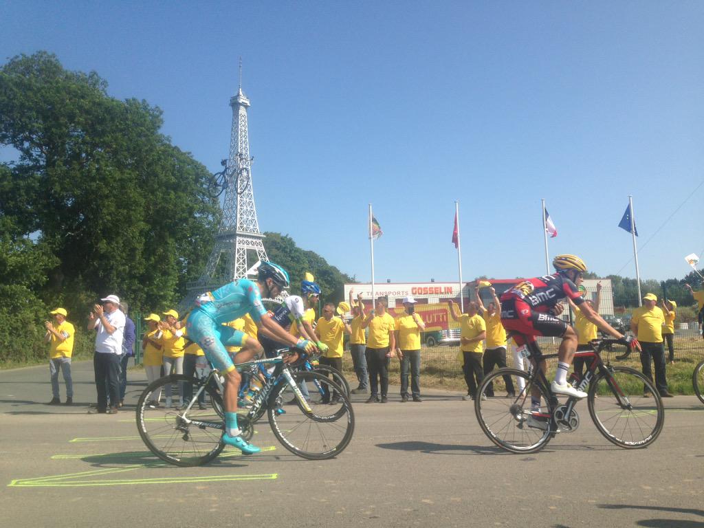 L_inde_Prod's tweet photo. En plein boulot !!!#TDF2015 #LMEffervescence #tournagepromo #laTourEiffelAuHavre! http://t.co/57b2GrcZKQ