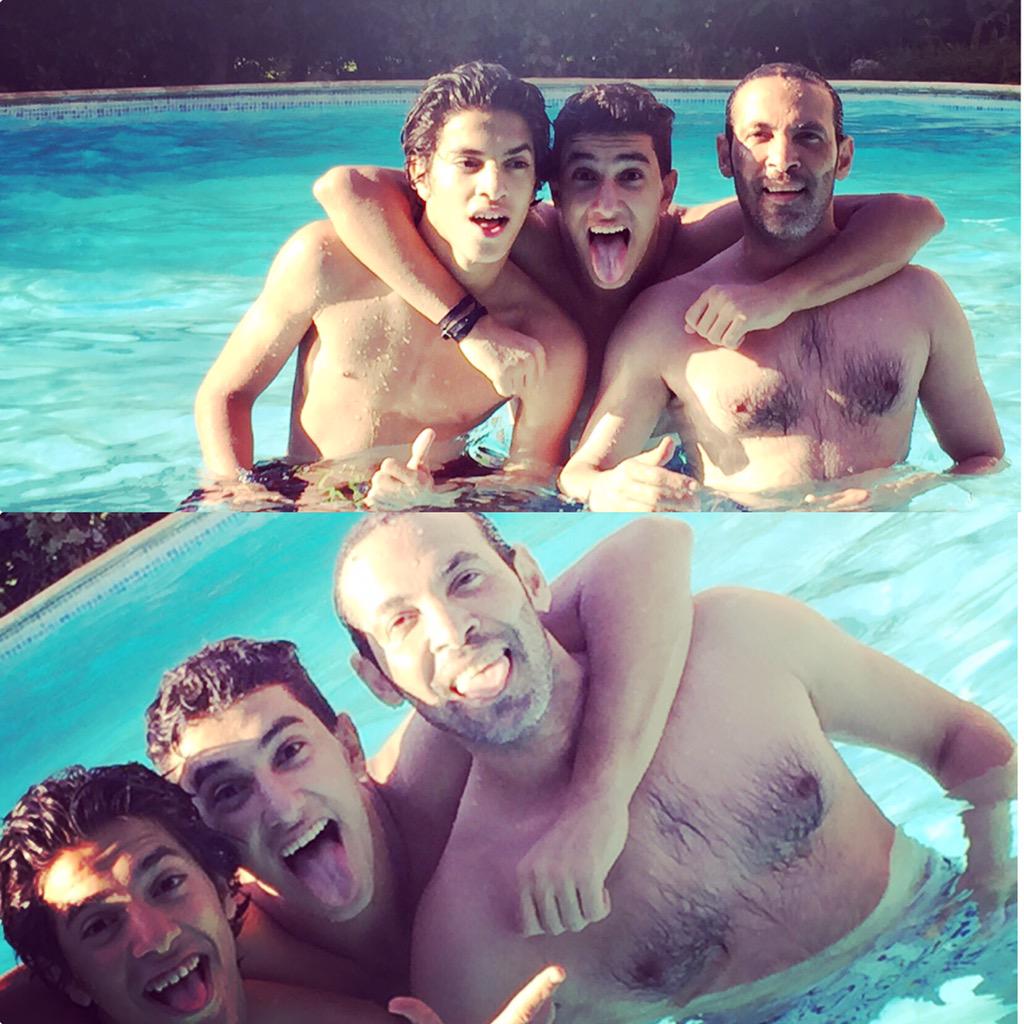 memoelsogher's tweet photo. pop #7ppi #my Dad #with #my bro #💪🏼#swimming pool#MeèMoôO #Elsoghayaer#totti 🏊🏻🏊🏻🏊🏻🏊🏻 i love to http://t.co/Dx8f0kQlOW