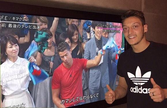 sc_kami's tweet photo. 日本に来日したC・ロナウドを見ているサッカー選手たち https://t.co/OilTKE61jt