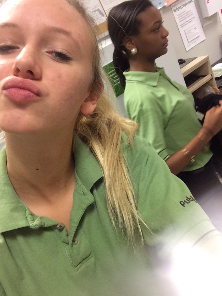 dessiebaee's tweet photo. happy birthday girlie ! I love working with you, always have me laughing. love you ๐ #minorsquad @sedenfield98 http://t.co/eqR7tvROJW