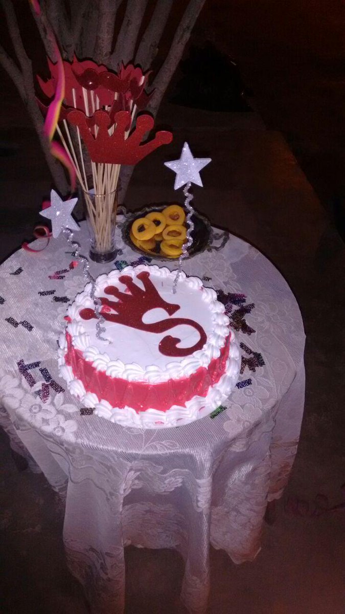 mayrethrolon's tweet photo. Amo ser tu seguidora 😘🎂🎉 @SilvestreFDC  DTB💕 http://t.co/FqVWIF4v4s