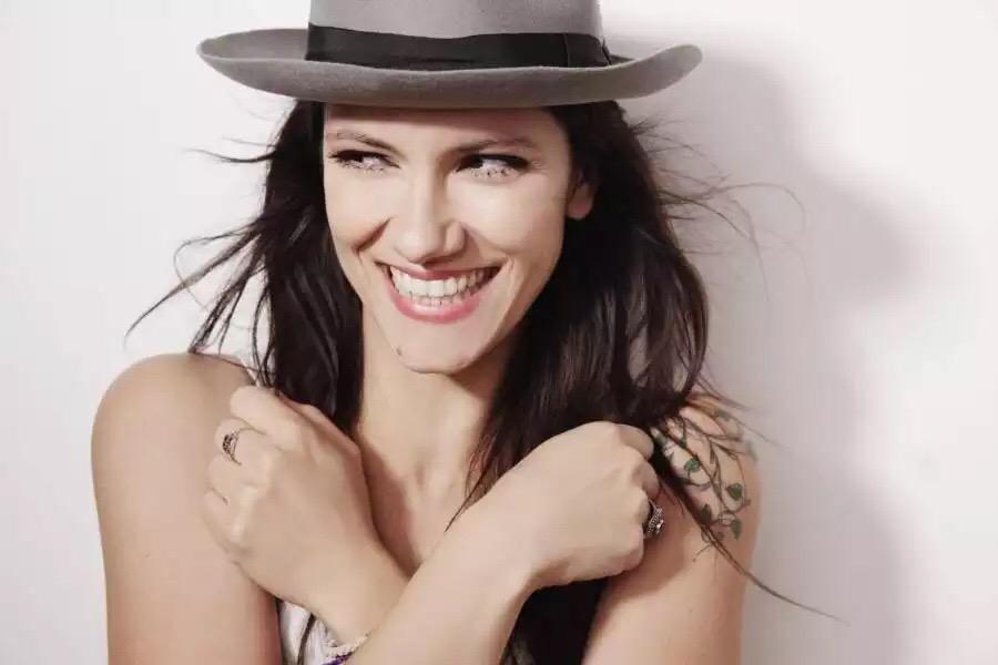 Giulia_Belloni's tweet photo. .@elisatoffoli - Almeno tu nell'universo http://t.co/X5XTs0RVhl #WomensWeeks #Expo2015 http://t.co/DLQDkEW9De