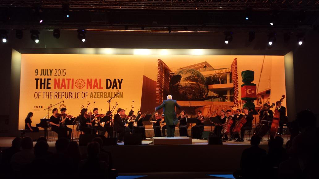Expo2015Milano's tweet photo. Live dall'Auditorium di #Expo2015 il concerto dell'Orchestra da Camera di Stato  per il #NationalDay di @azerpavilion http://t.co/LZqQkuhHAR